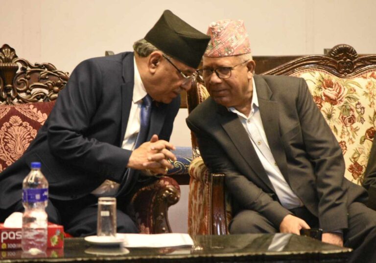 प्रचण्डलाई खुमलटारमै पुगेर भेटे माधव नेपालले, राजनीतिक विषयमा समिक्षा