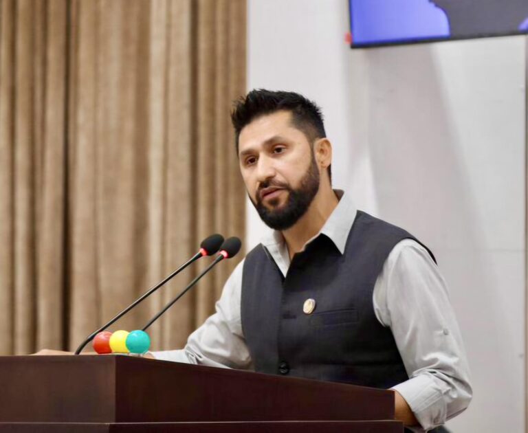 जनताले दिएको म्यान्डेट सिंहदरबार चलाउन होइन, बदल्न हो : रवि लामिछाने