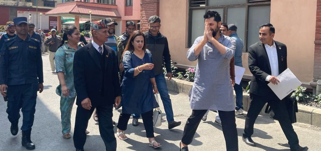 जेलबाट निस्किए रवि लामिछाने