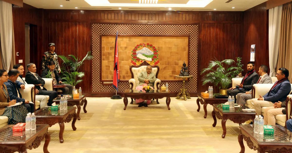 रास्वपा सभापति लामिछाने र प्रधानमन्त्री कार्कीसँग बालुवाटारमा भेटवार्ता