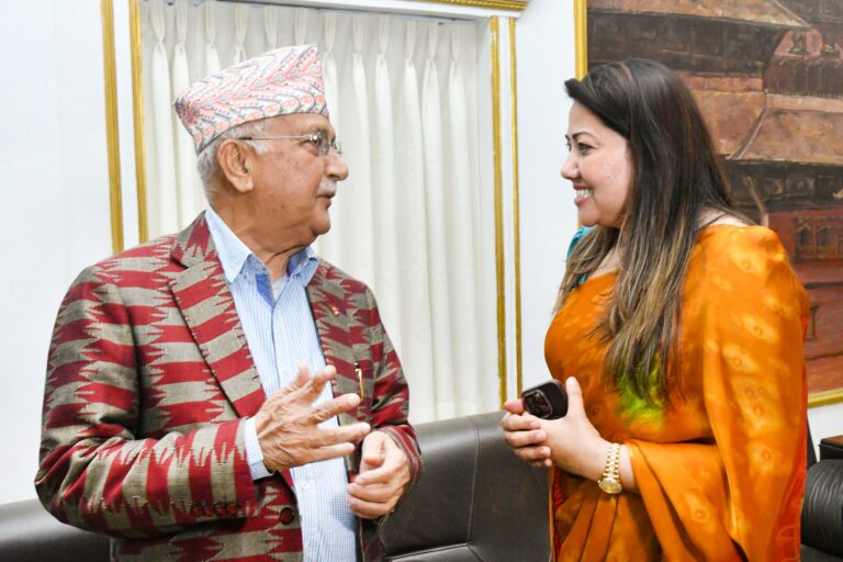 रामकुमारी एमालेमै फर्किने, ओली स्वागत गर्न आतुर