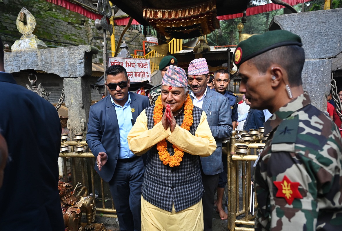 राष्ट्रपतिद्वारा दक्षिणकाली मन्दिरमा पूजाअर्चना