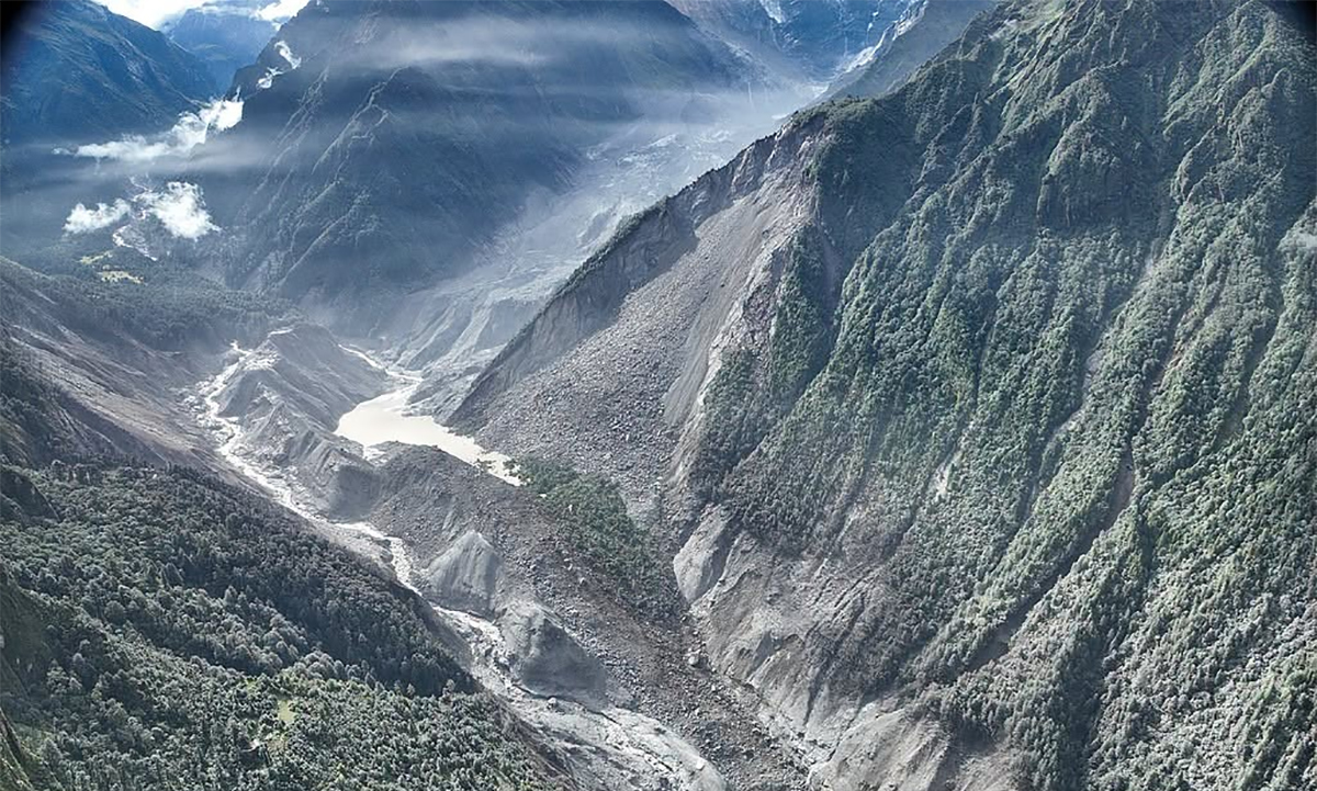 भोटेकोसीमा बाढीको जोखिम कायमै, नदी थुनिएर बनेको ताल जुनसुकै बेला पनि फुट्‌न सक्ने सम्भावना