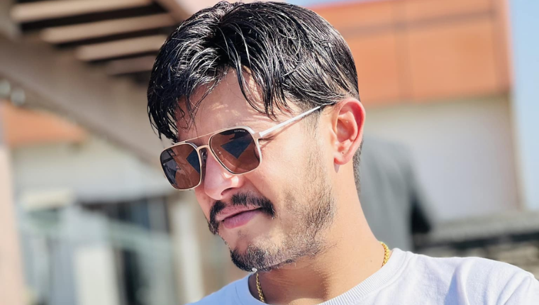 हाँस्य कलाकार बले पक्राउ