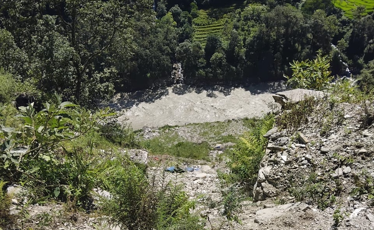 सङ्खुवासभामा ट्याक्टर दुर्घटनामा चालक र सह-चालकको मृत्यु