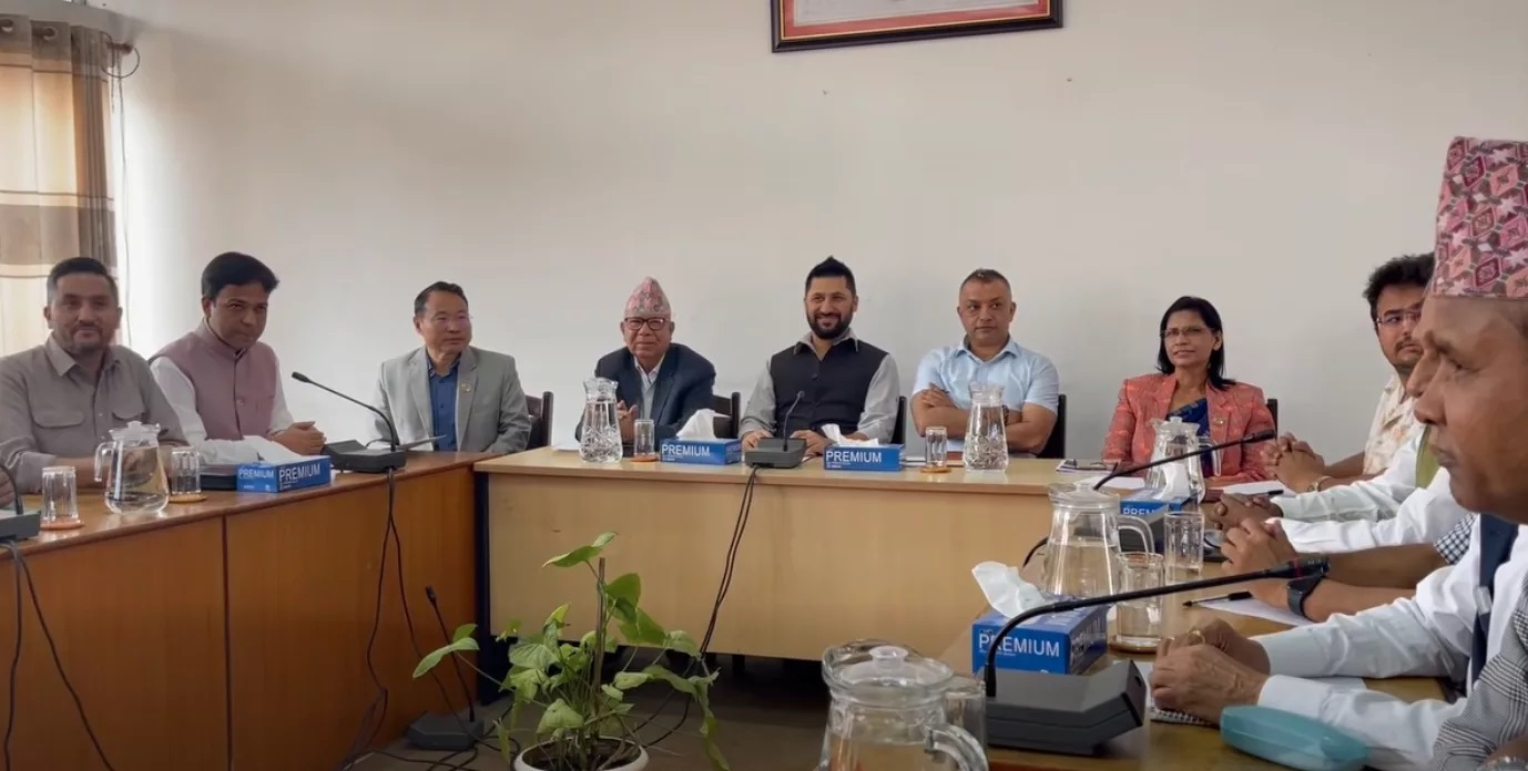 सिंहदरबारमा सुरु भयो सर्वदलीय बैठक, काे काे छन् सहभागी ?