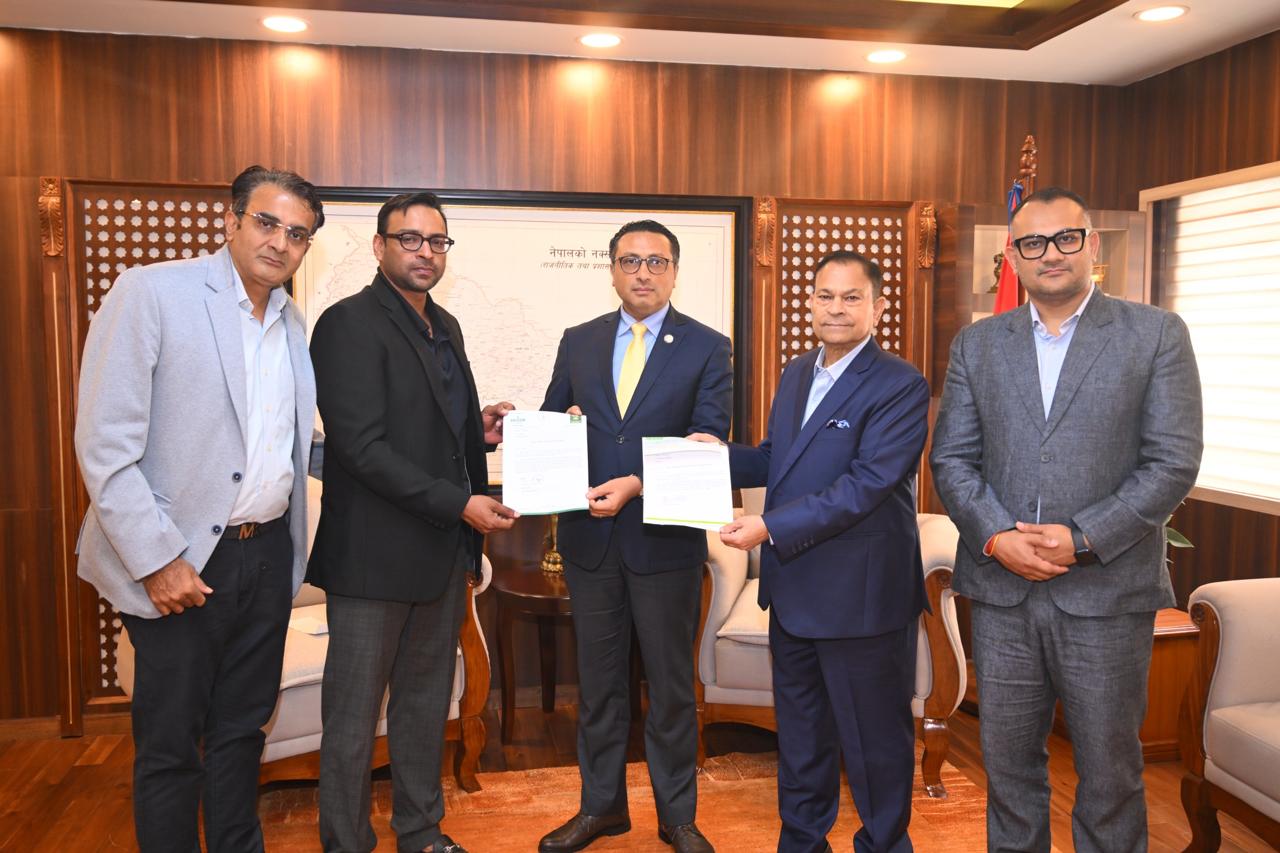 शिवम् सिमेन्टद्वारा ११ लाख राहत प्रदान, पुनर्निर्माणका लागि ११ हजार बोरा सिमेन्ट