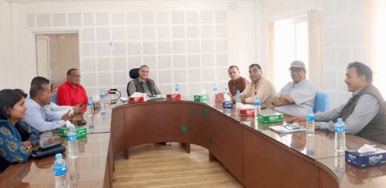सुदूरपश्चिममा नयाँ समीकरणको कसरत: एमालेका मन्त्रीहरू बर्खास्त गरेलगत्तै मुख्यमन्त्री शाह र नेकपा नेताहरूबीच छलफल