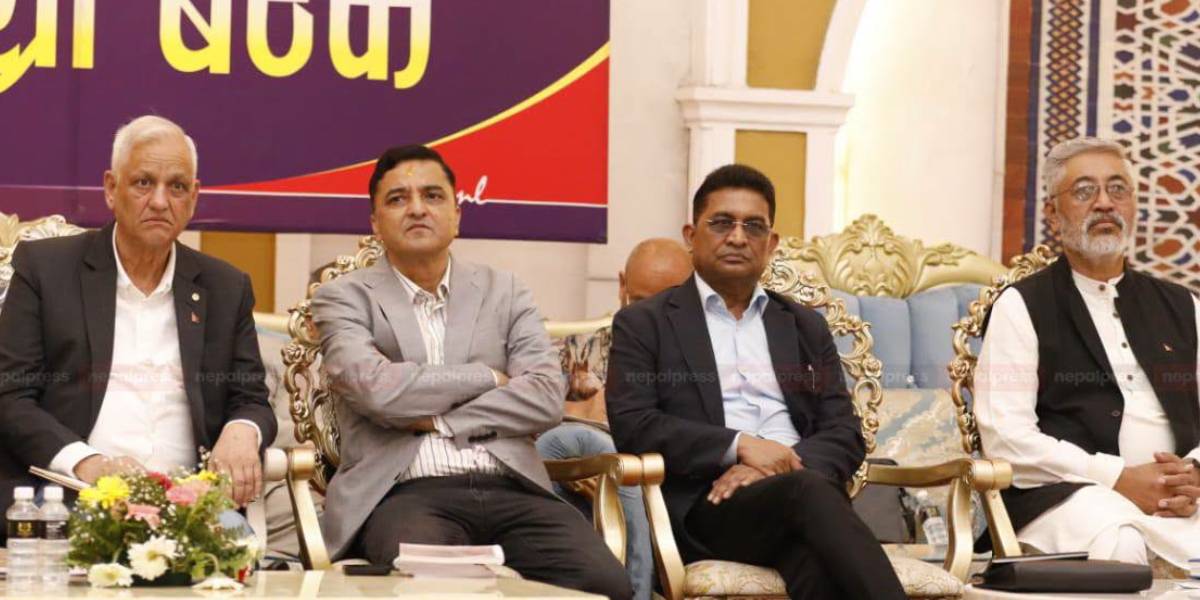 अध्यक्ष ओलीले सम्मानजनक बिदा लिएर नयाँ नेतृत्वका लागि मार्ग प्रशस्त गर्नुपर्छ : योगेश भट्टराई