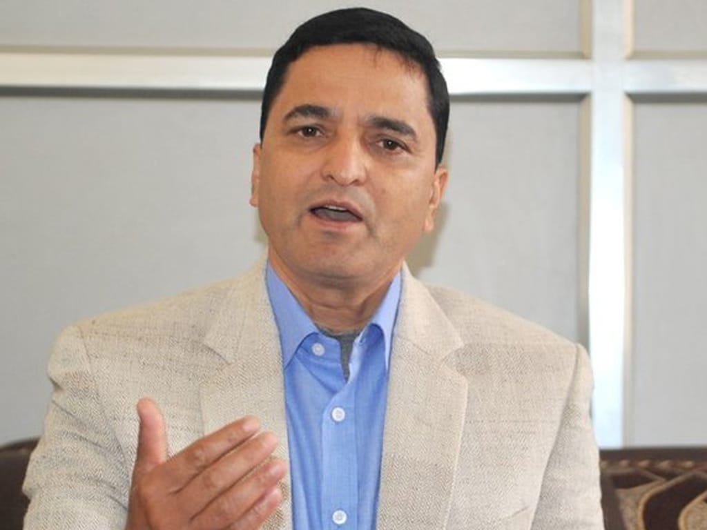 अध्यक्ष ओलीले सम्मानजनक बिदा लिएर नयाँ नेतृत्वका लागि मार्ग प्रशस्त गर्नुपर्छ : योगेश भट्टराई
